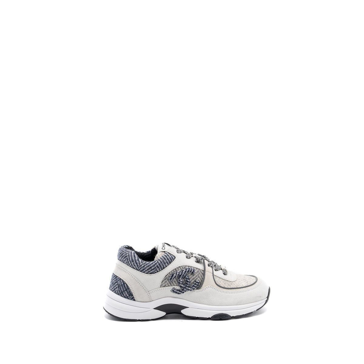 CHANEL CC LOGO SNEAKERS SUEDE / FABRIC LIGHT GREY