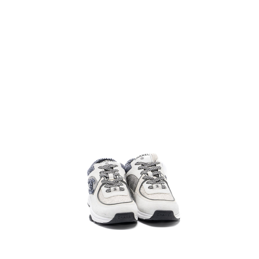 CHANEL CC LOGO SNEAKERS SUEDE / FABRIC LIGHT GREY