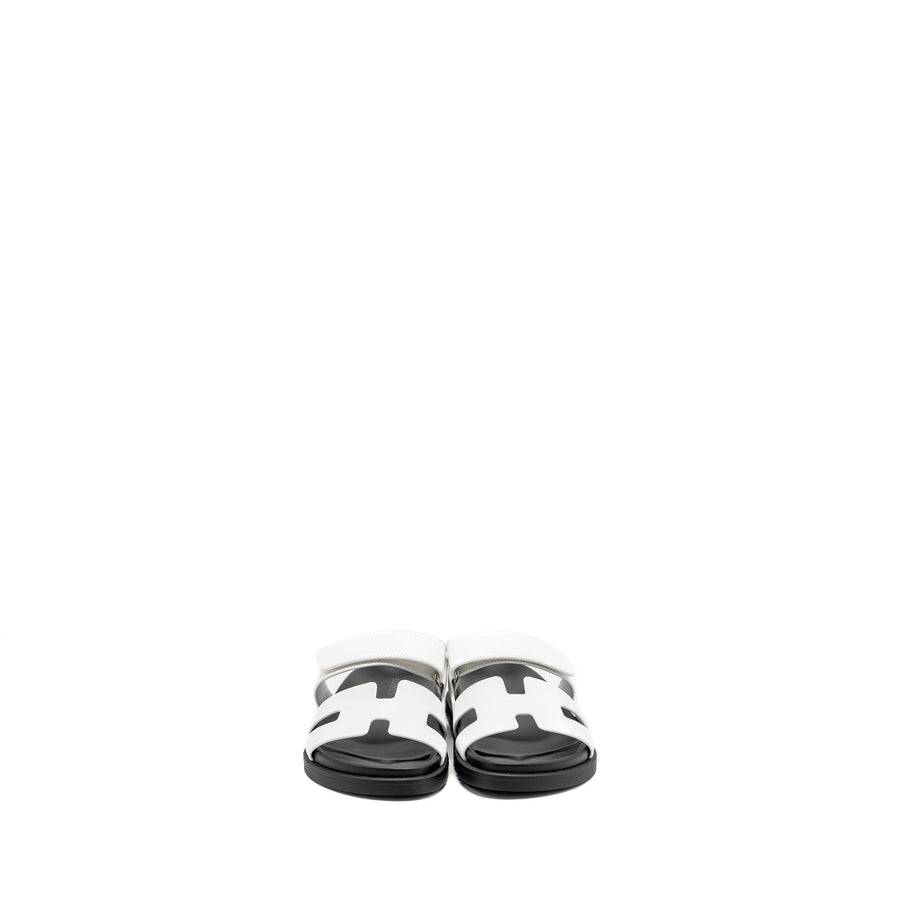 HERMES CHYPRE SANDALS CALFSKIN WHITE / BLACK
