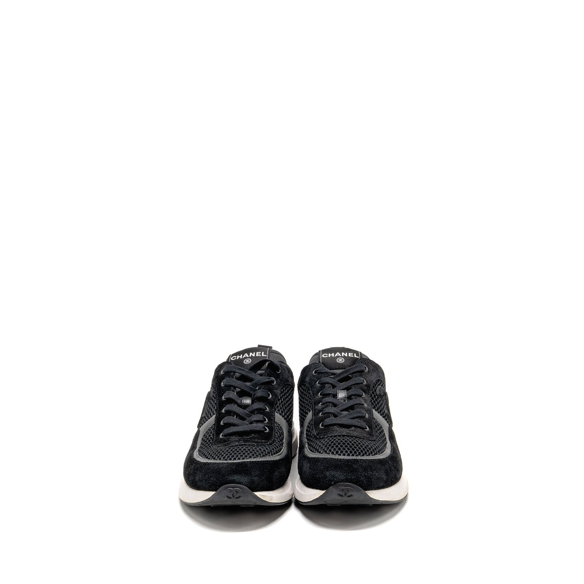 CHANEL CC LOGO SNEAKERS SUEDE / MESH BLACK / WHITE