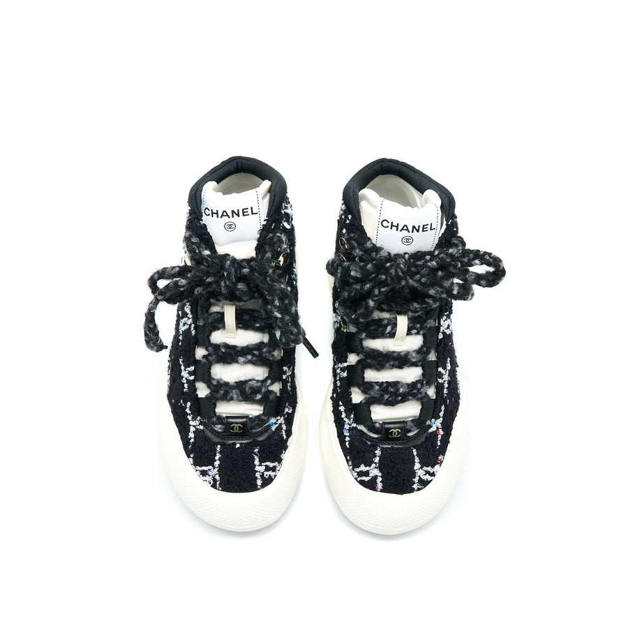 CHANEL WINTER SNEAKERS FABRIC BLACK/WHITE