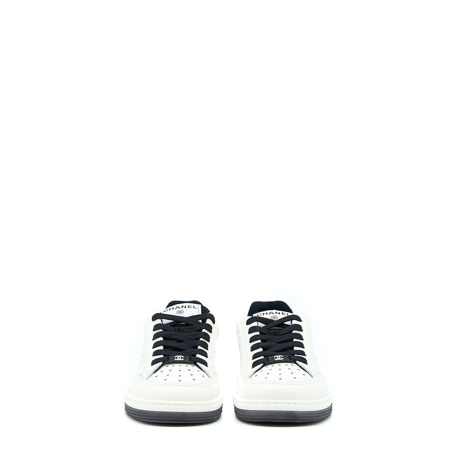 CHANEL LETTER/CC LOGO SNEAKER CALFSKIN BLACK/WHITE