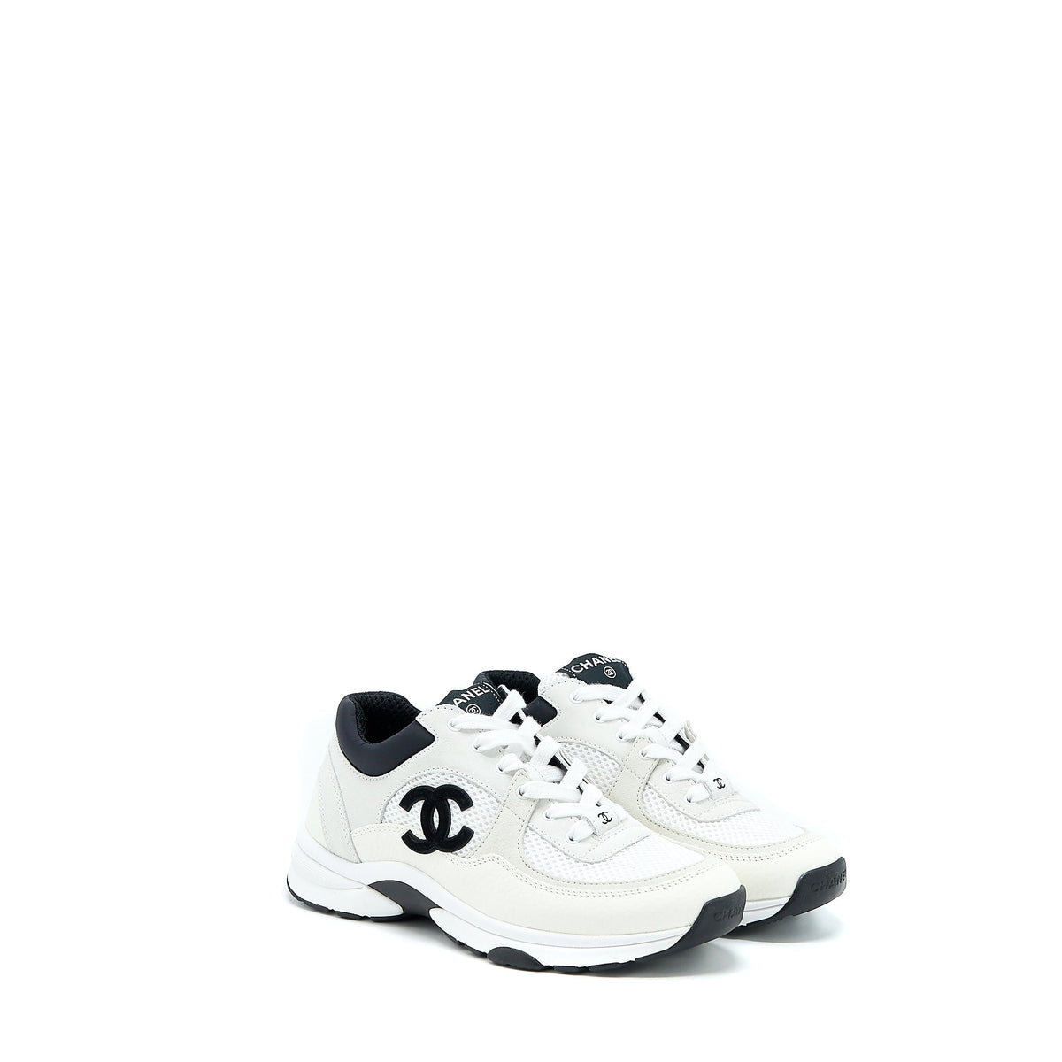 CHANEL CC LOGO SNEAKER CALFSKIN/SUEDE BLACK/WHITE
