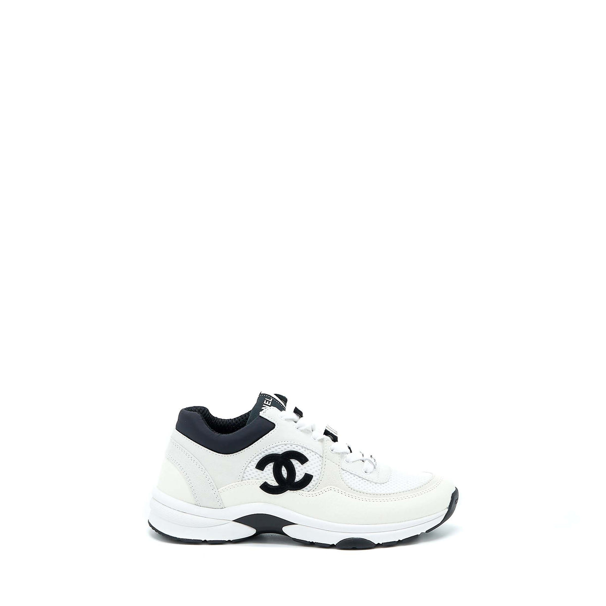 CHANEL CC LOGO SNEAKER CALFSKIN/SUEDE BLACK/WHITE