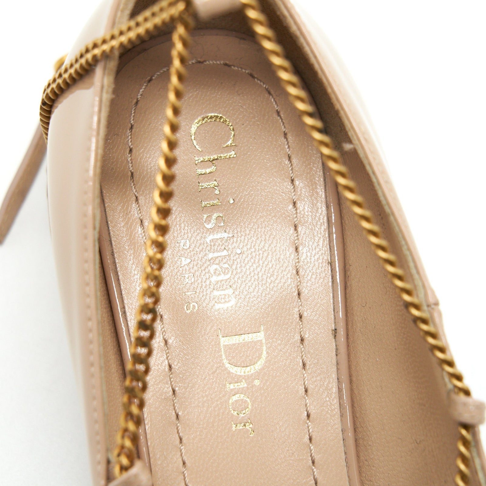 CHRISTIAN DIOR PATENT LEATHER PUMPS IN BEIGE