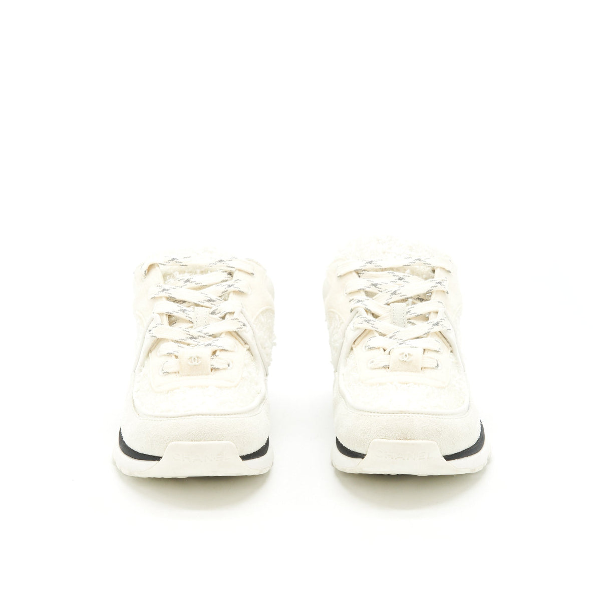 CHANEL SNEAKERS WHITE ( RUN SMALL）