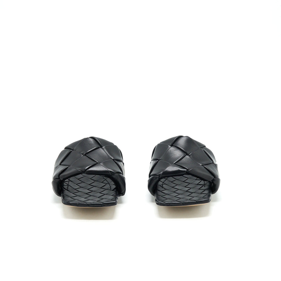 BOTTEGA VENETA LIDO FLAT SANDALS BLACK