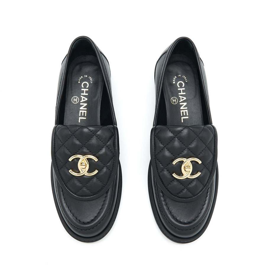 CHANEL 22S QUILTED CC LOGO LOAFER BLACK LGHW