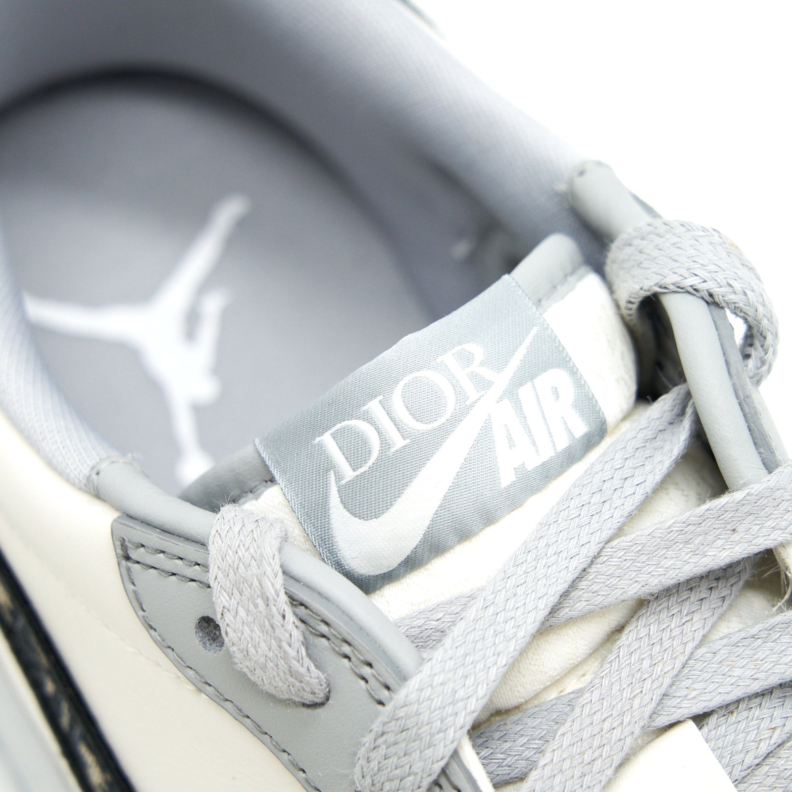 DIOR X AIR JORDAN US RETRO LOW DIOR SNEAKER